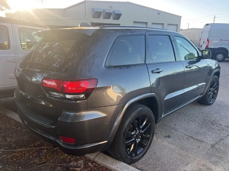 2020 Jeep Grand Cherokee Altitude photo 1