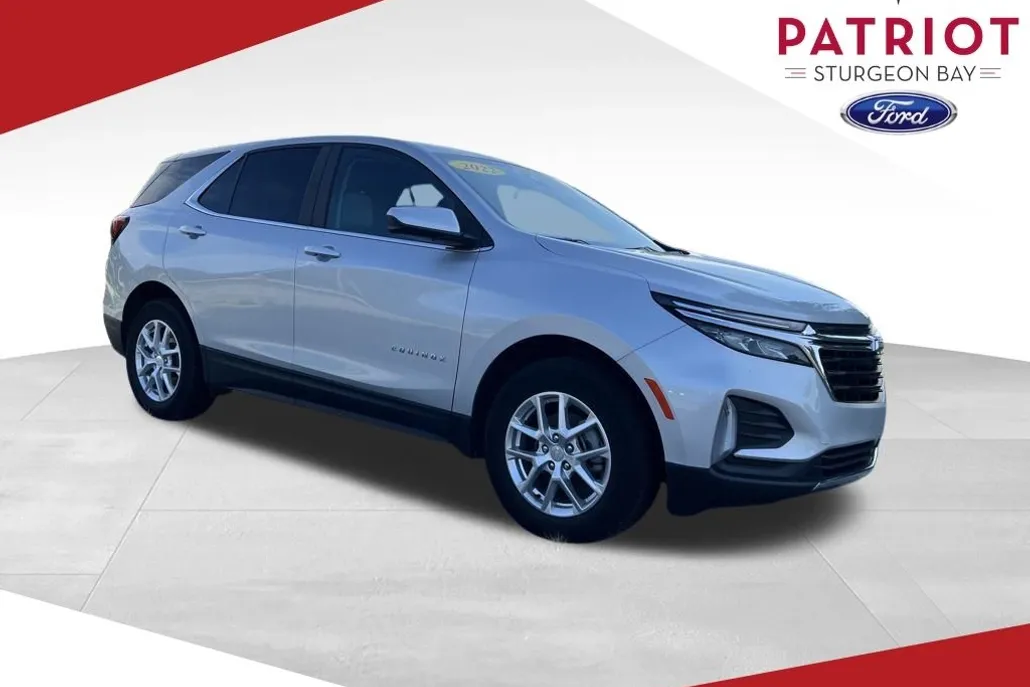 2022 Chevrolet Equinox LT photo 1