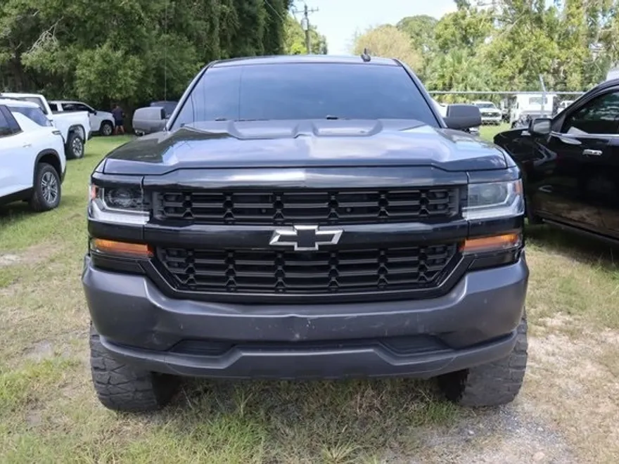 2017 Chevrolet Silverado 1500 photo 1