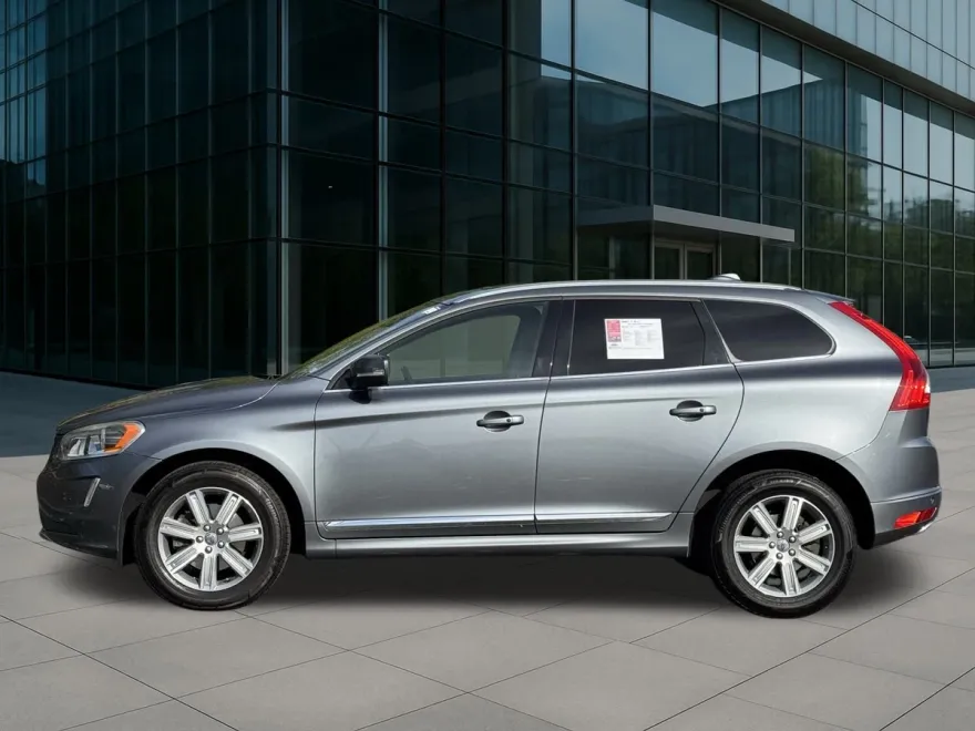 2017 Volvo XC60 T5 Inscription photo 1