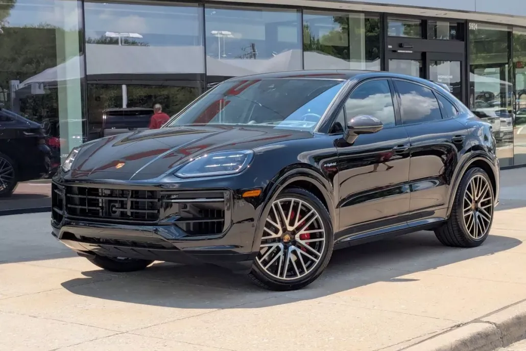 2025 Porsche Cayenne E-Hybrid Coupe S photo 1