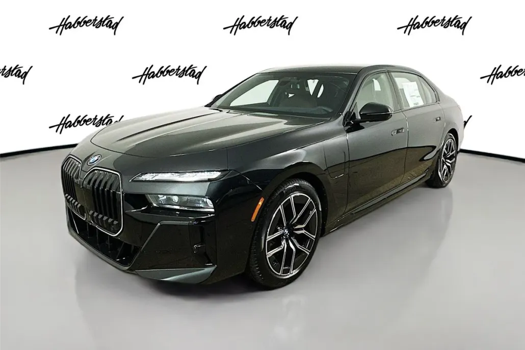 2026 Bmw 750e photo 1