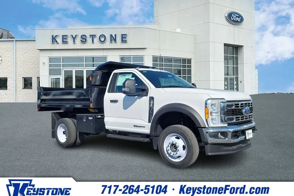 2023 Ford F-550 photo 1
