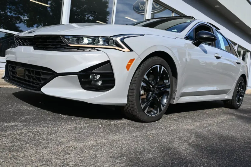 2021 Kia K5 GT-Line photo 1