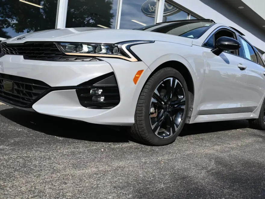 2021 Kia K5 GT-Line photo 1