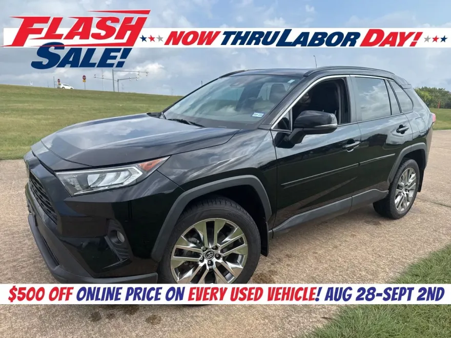 2020 Toyota RAV4 XLE Premium photo 1