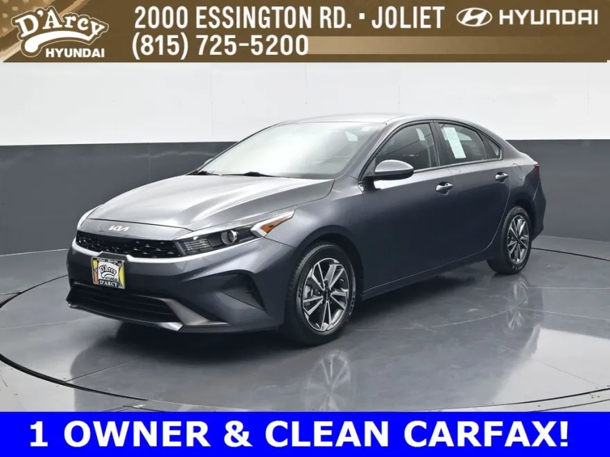 2023 Kia Forte LXS photo 1