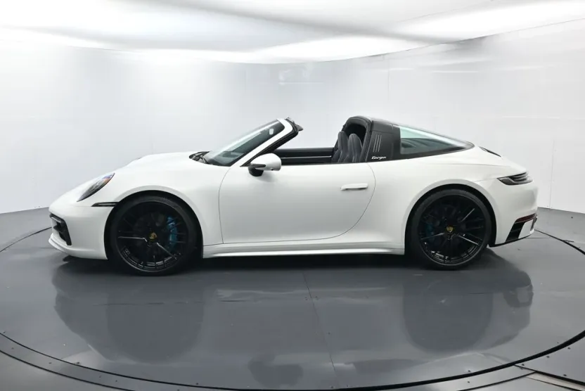 2022 Porsche 911 Targa 4S photo 1