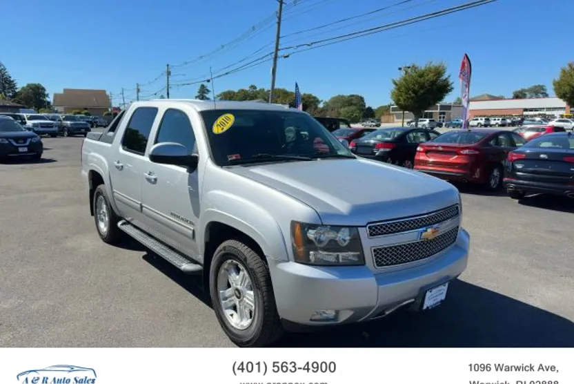 2010 Chevrolet Avalanche LT photo 1