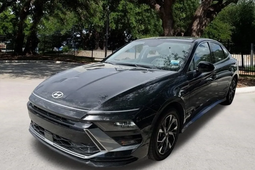 2025 Hyundai Sonata SEL photo 1