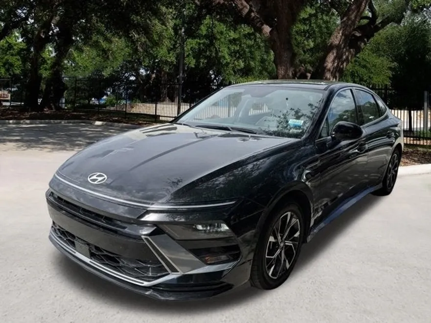 2025 Hyundai Sonata SEL photo 1