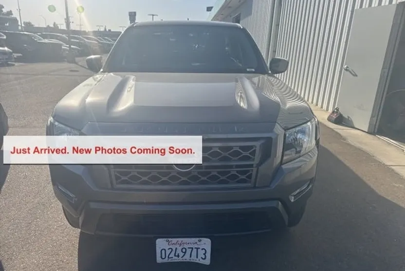 2023 Nissan Frontier SV photo 1