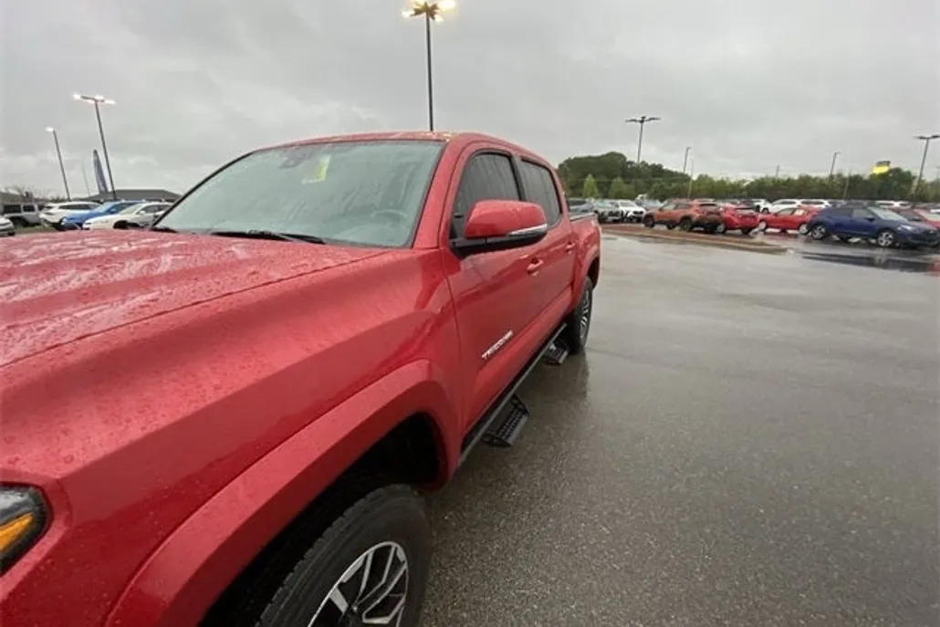 2023 Toyota Tacoma SR5 photo 1