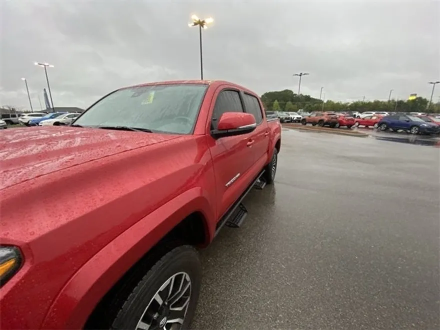 2023 Toyota Tacoma SR5 photo 1