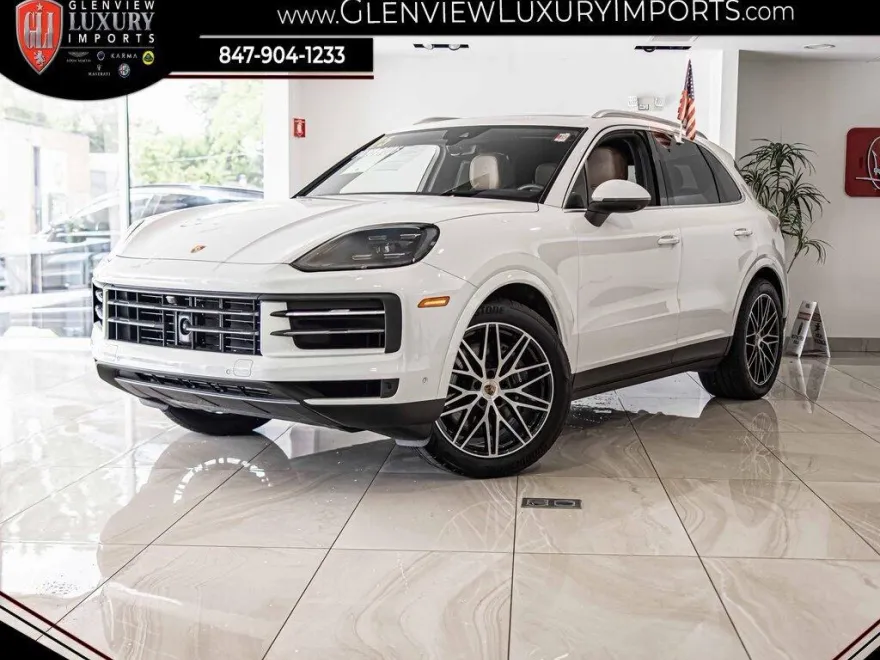 2025 Porsche Cayenne Base photo 1