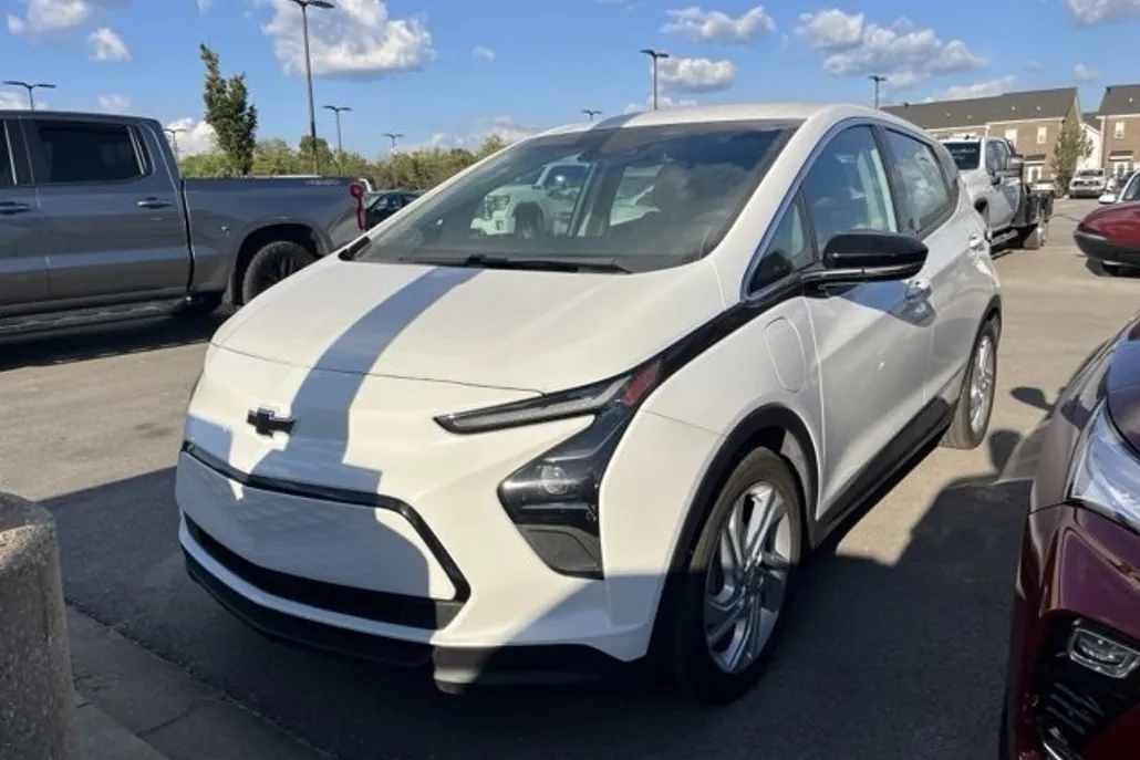 2023 Chevrolet Bolt EV 1LT photo 1
