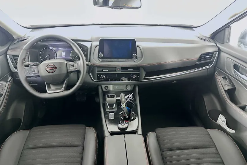 2025 Nissan Rogue SV photo 1