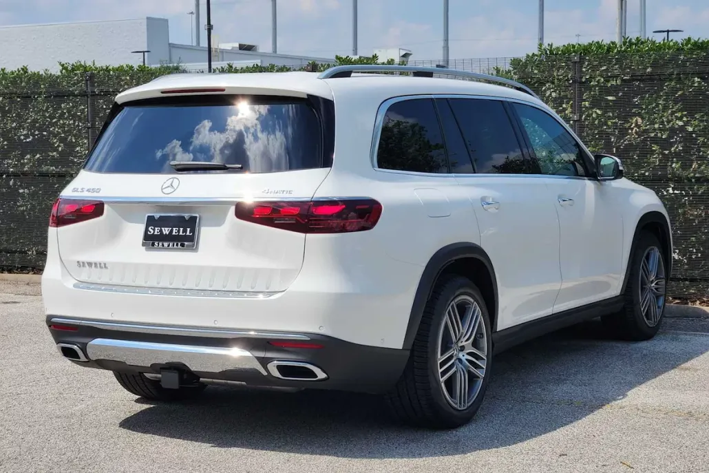 2025 Mercedes Benz GLS 450 4MATIC photo 1