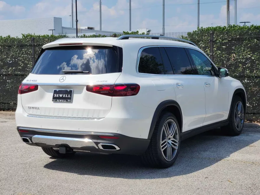2025 Mercedes Benz GLS 450 4MATIC photo 1