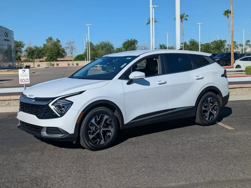 2024 Kia Sportage EX photo 1
