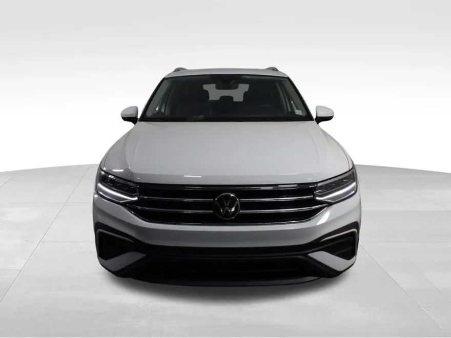 2024 Volkswagen Tiguan SE Wolfsburg Edition photo 1