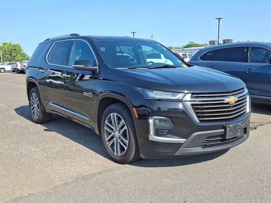 2023 Chevrolet Traverse High Country photo 1