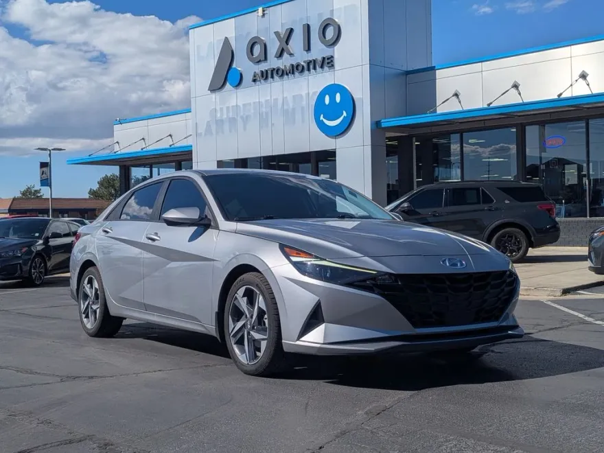 2023 Hyundai Elantra SEL Convenience photo 1