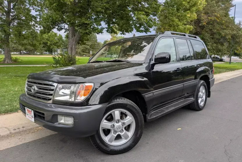 2005 Toyota Land Cruiser VX photo 1