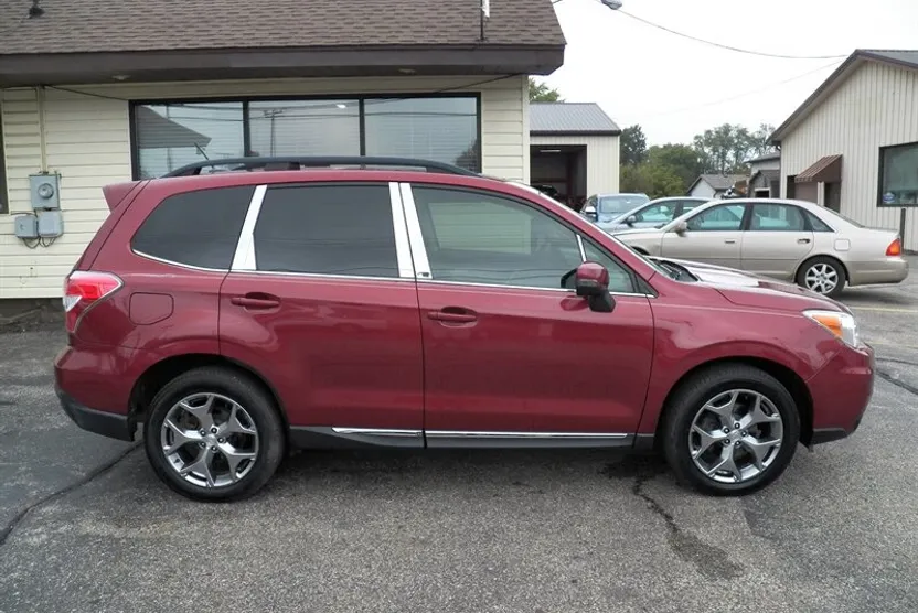 2015 Subaru Forester 2.5i Touring photo 1