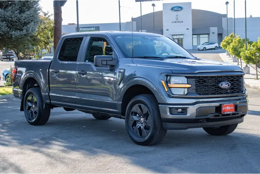 2025 Ford F-150 STX photo 1
