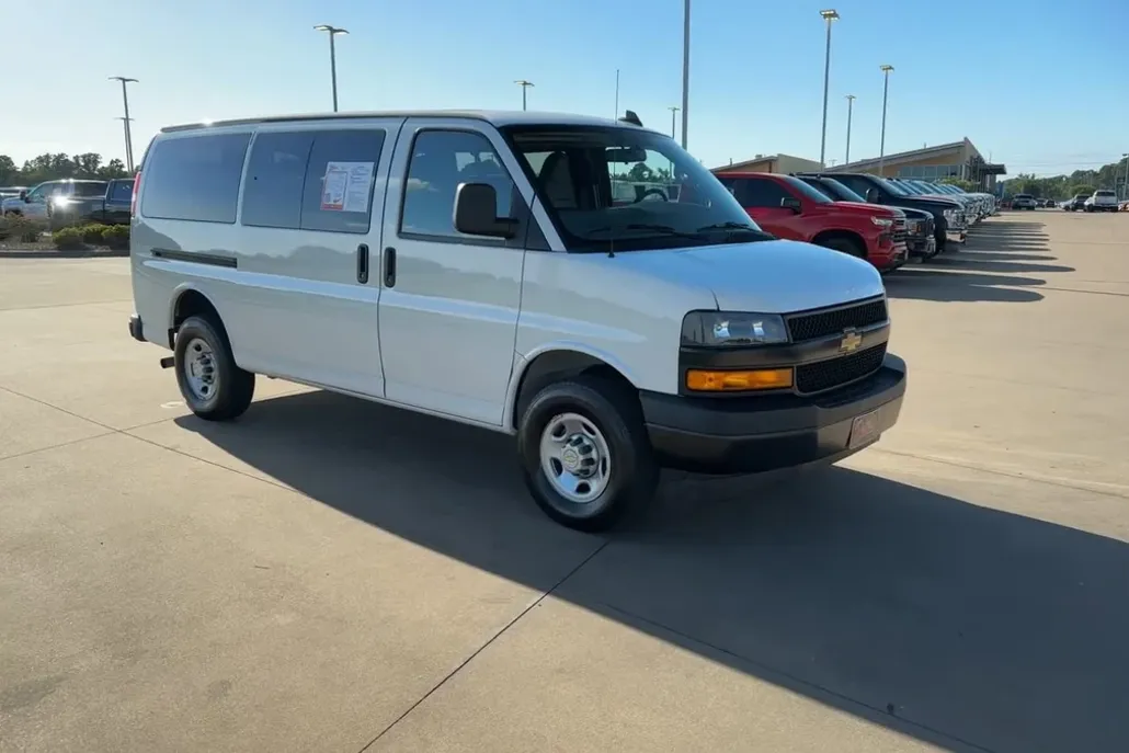 2023 Chevrolet Express Passenger LS photo 1