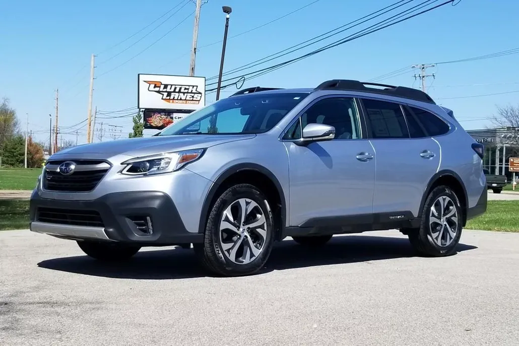 2020 Subaru Outback Limited photo 1