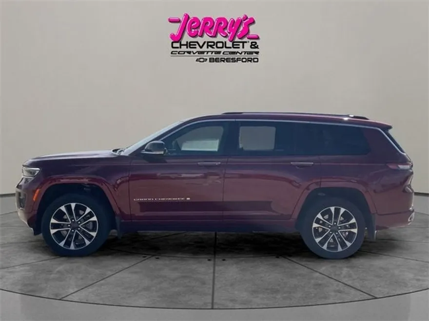 2023 Jeep Grand Cherokee Overland photo 1