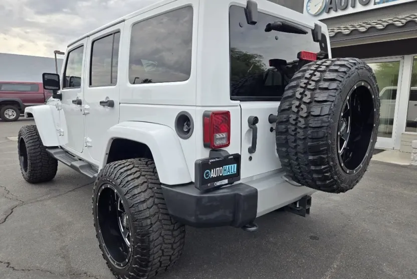 2012 Jeep Wrangler Sahara photo 1