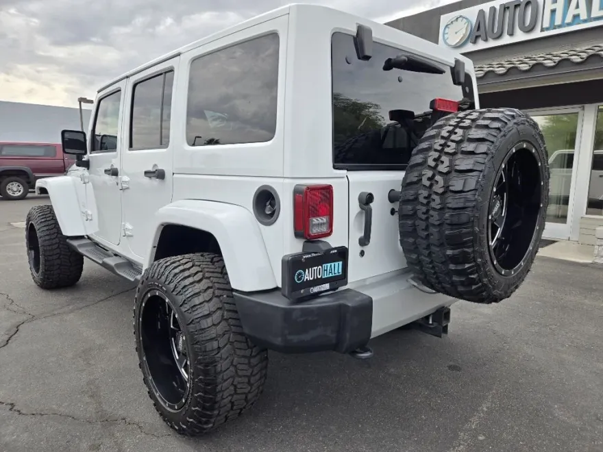 2012 Jeep Wrangler Sahara photo 1