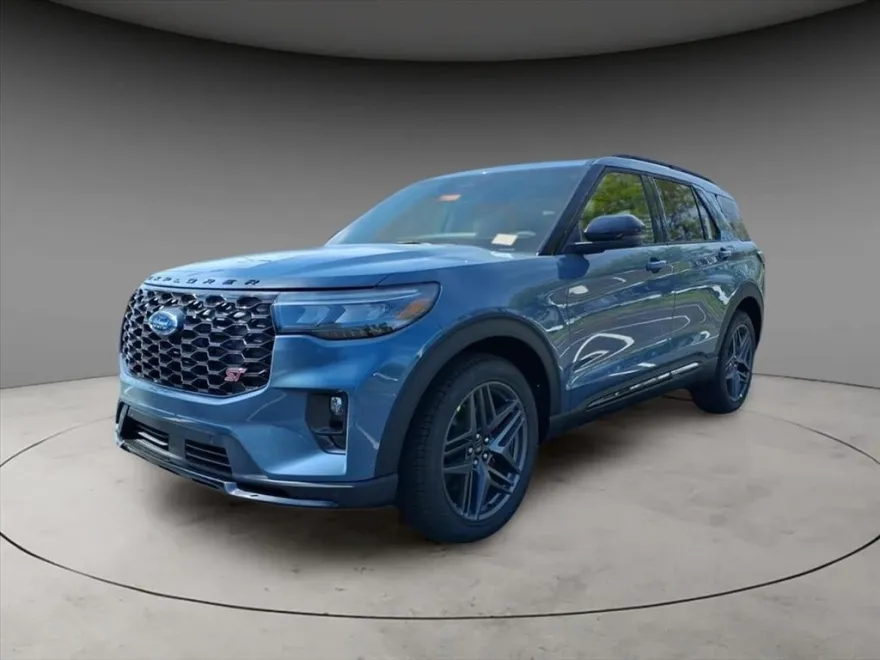 2025 Ford Explorer ST photo 1
