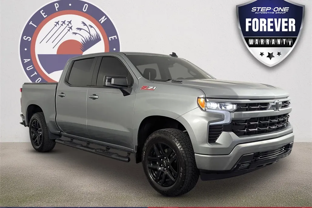 2024 Chevrolet Silverado 1500 RST photo 1
