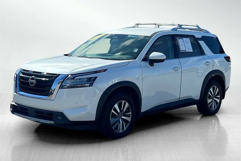 2022 Nissan Pathfinder SL photo 1