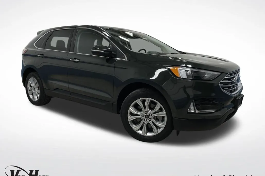 2024 Ford Edge Titanium photo 1