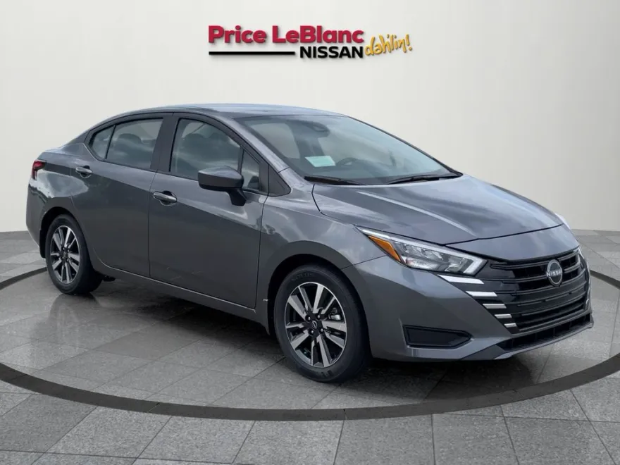 2025 Nissan Versa 1.6 SV photo 1