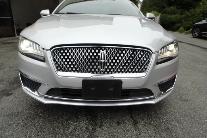 2017 Lincoln MKZ Reserve photo 1