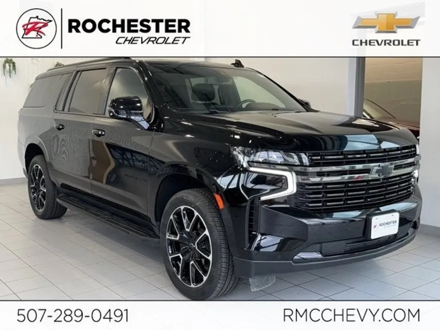 2022 Chevrolet Suburban RST photo 1