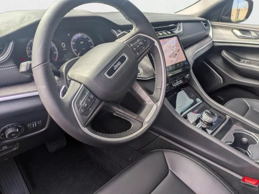 2025 Jeep Grand Cherokee Limited photo 1