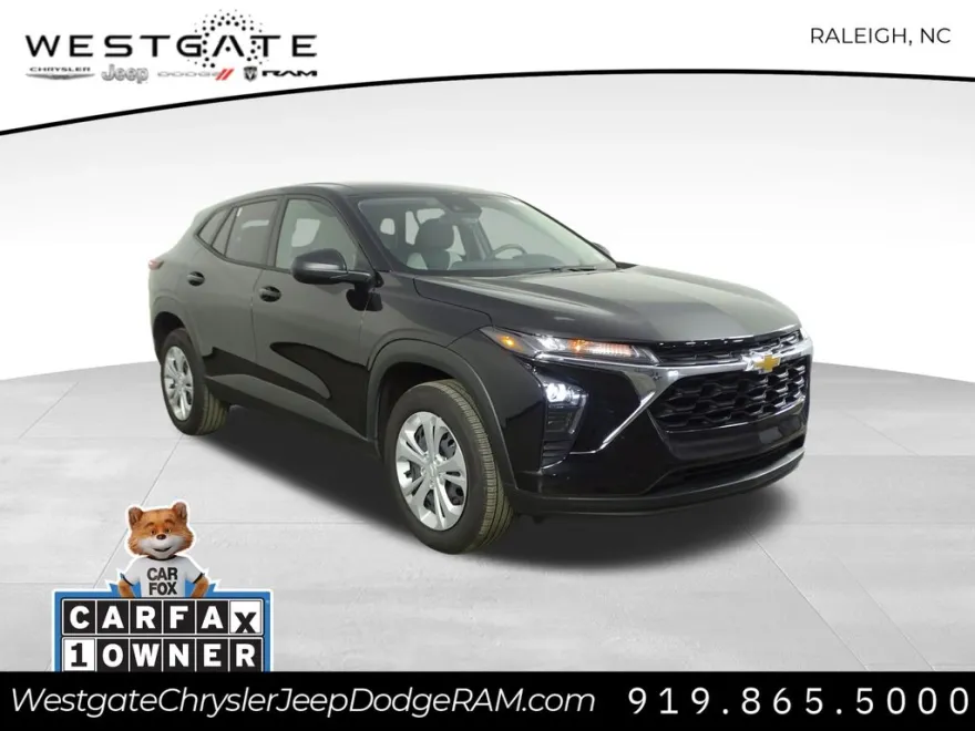 2025 Chevrolet Trax LS photo 1