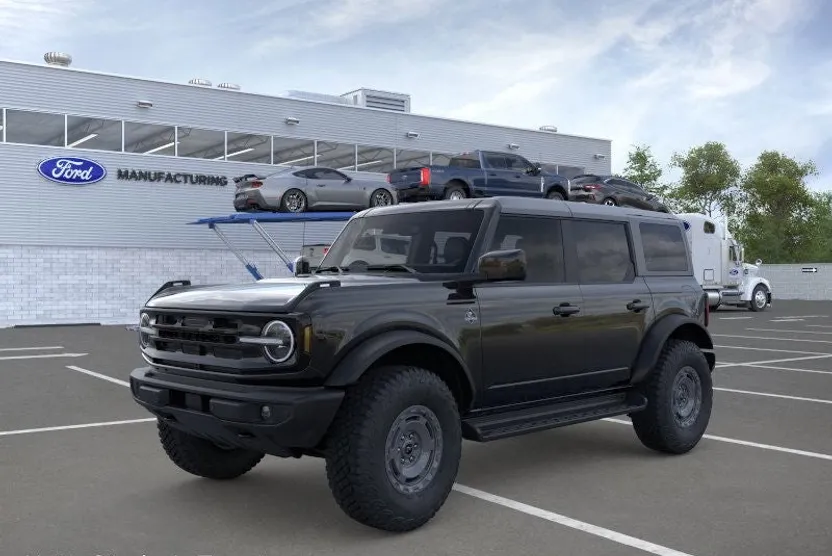 2025 Ford Bronco Outer Banks photo 1