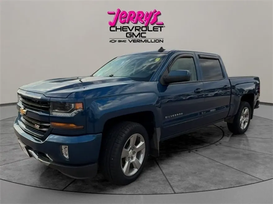 2017 Chevrolet Silverado 1500 LT2 photo 1