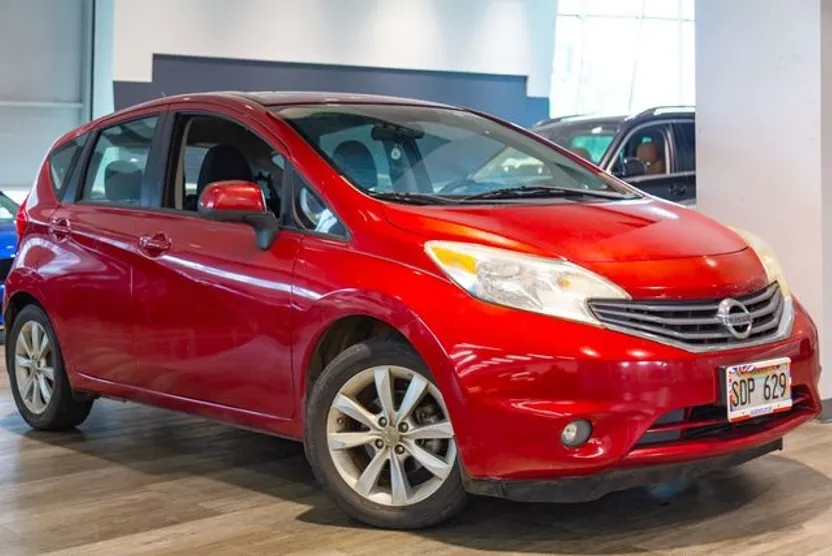 2014 Nissan Versa Note SV photo 1