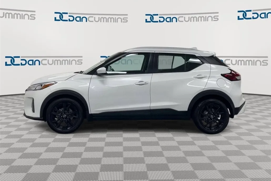 2023 Nissan Kicks SV photo 1