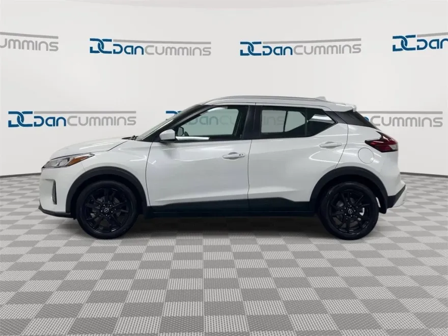 2023 Nissan Kicks SV photo 1
