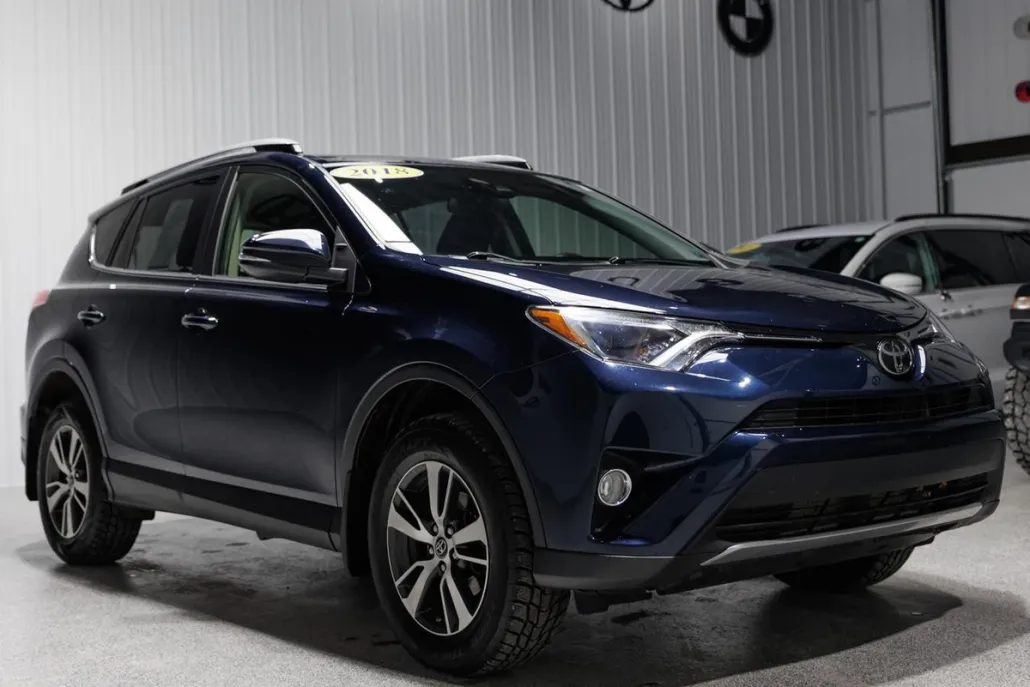 2018 Toyota RAV4 XLE photo 1